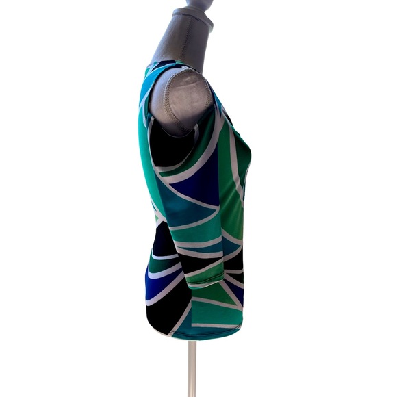 NWT Super cute, retro bare shoulder top - Picture 3 of 8